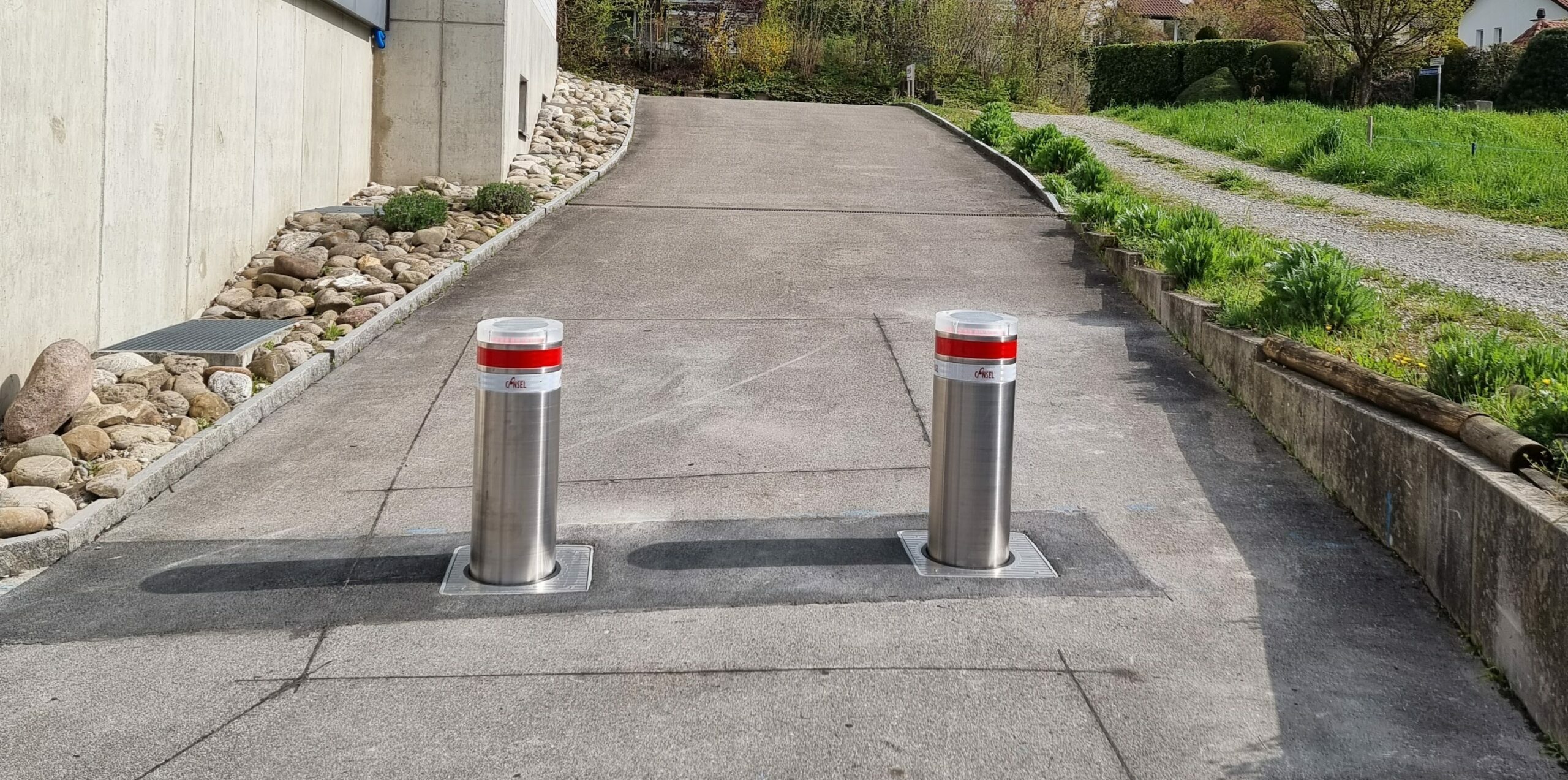 Polleranlage mit Induktionsschleifen